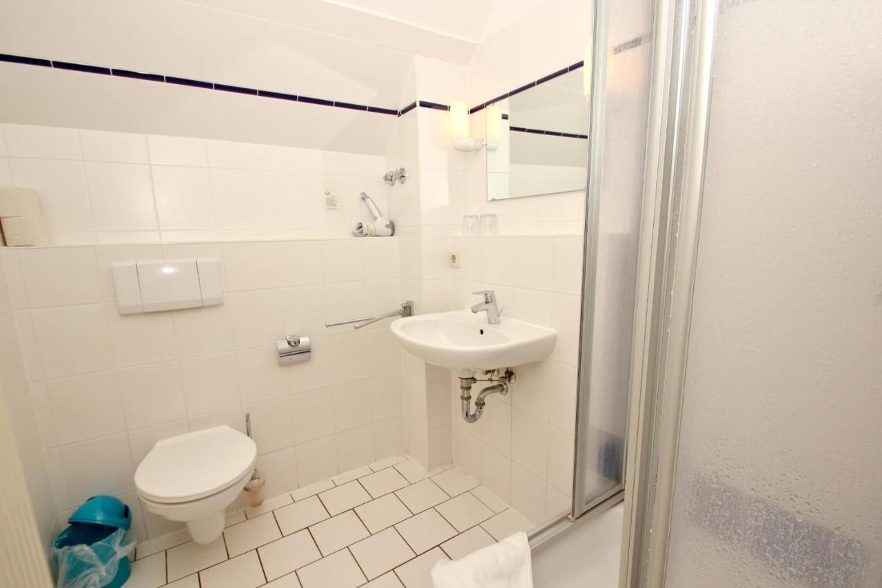 F-1010 Strandhaus Moenchgut B&B Doppelzimmer Nr 35 Lobbe Luaran gambar